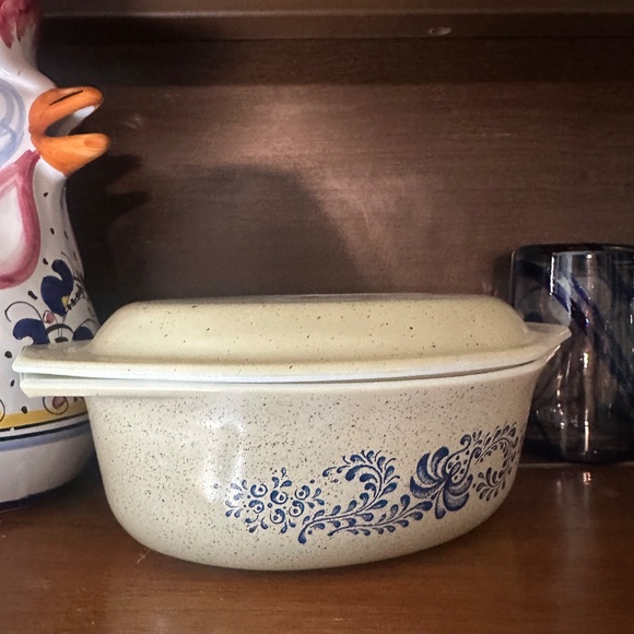 Pyrex - Picture 2 of 2